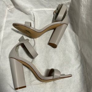 High heels by Liliana